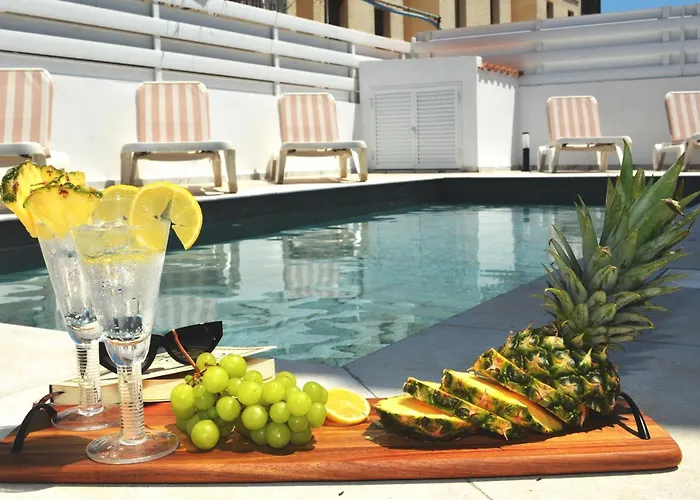 La Bella Nissi Willa *