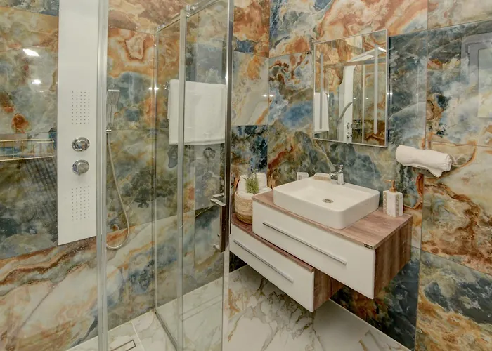 La Bella Nissi Willa Ajia Napa