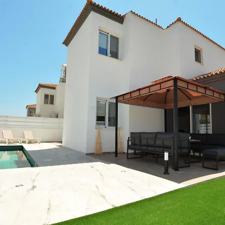 La Bella Nissi Villa *