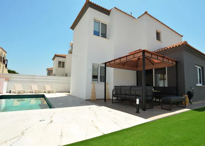 La Bella Nissi Villa *